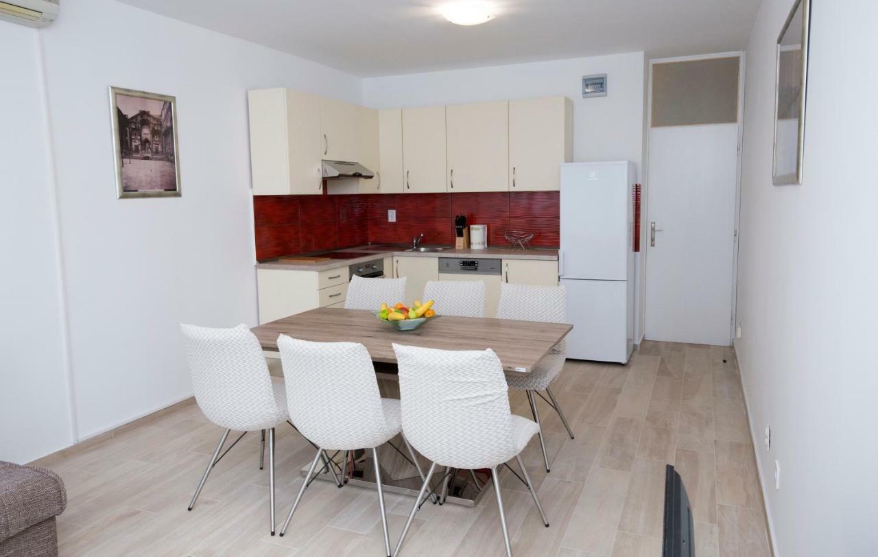 Apartments Put Plokita Smilja スプリト エクステリア 写真